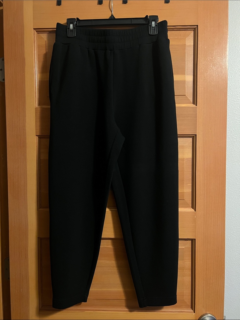 Varley black Women’s slim pant 25- Size medium